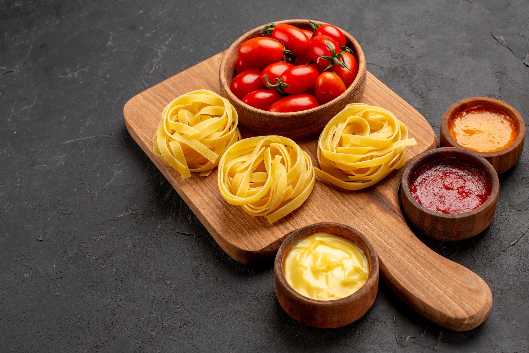 Ingredientes para preparar o macarrão